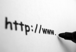 GoDaddy的漢化服務(wù)做的就比較好